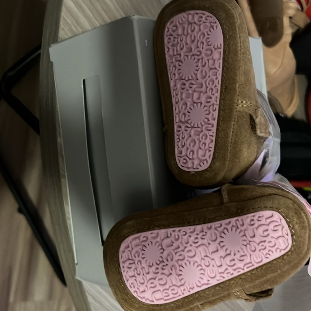 Ugg - infant Jesse Bow 11 size 0/1 - Picture 2 of 5